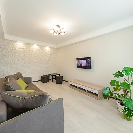 Artal Apartment On Iordanskaya 22 Kijów Zewnętrze zdjęcie